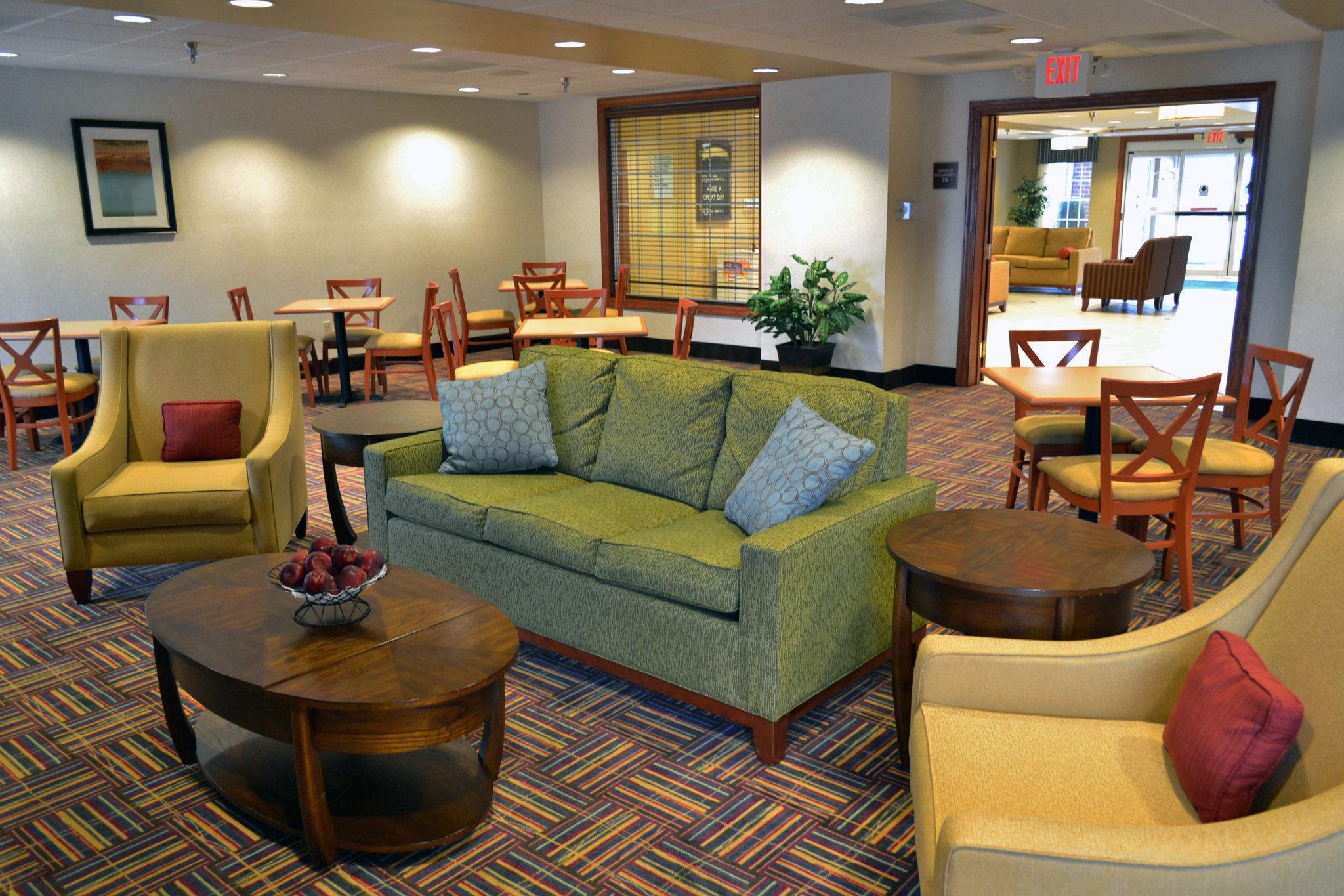 Holiday Inn Express Hotel & Suites Center Township By Ihg Monaca Exterior photo