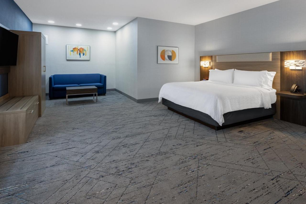 Holiday Inn Express Hotel & Suites Center Township By Ihg Monaca Exterior photo