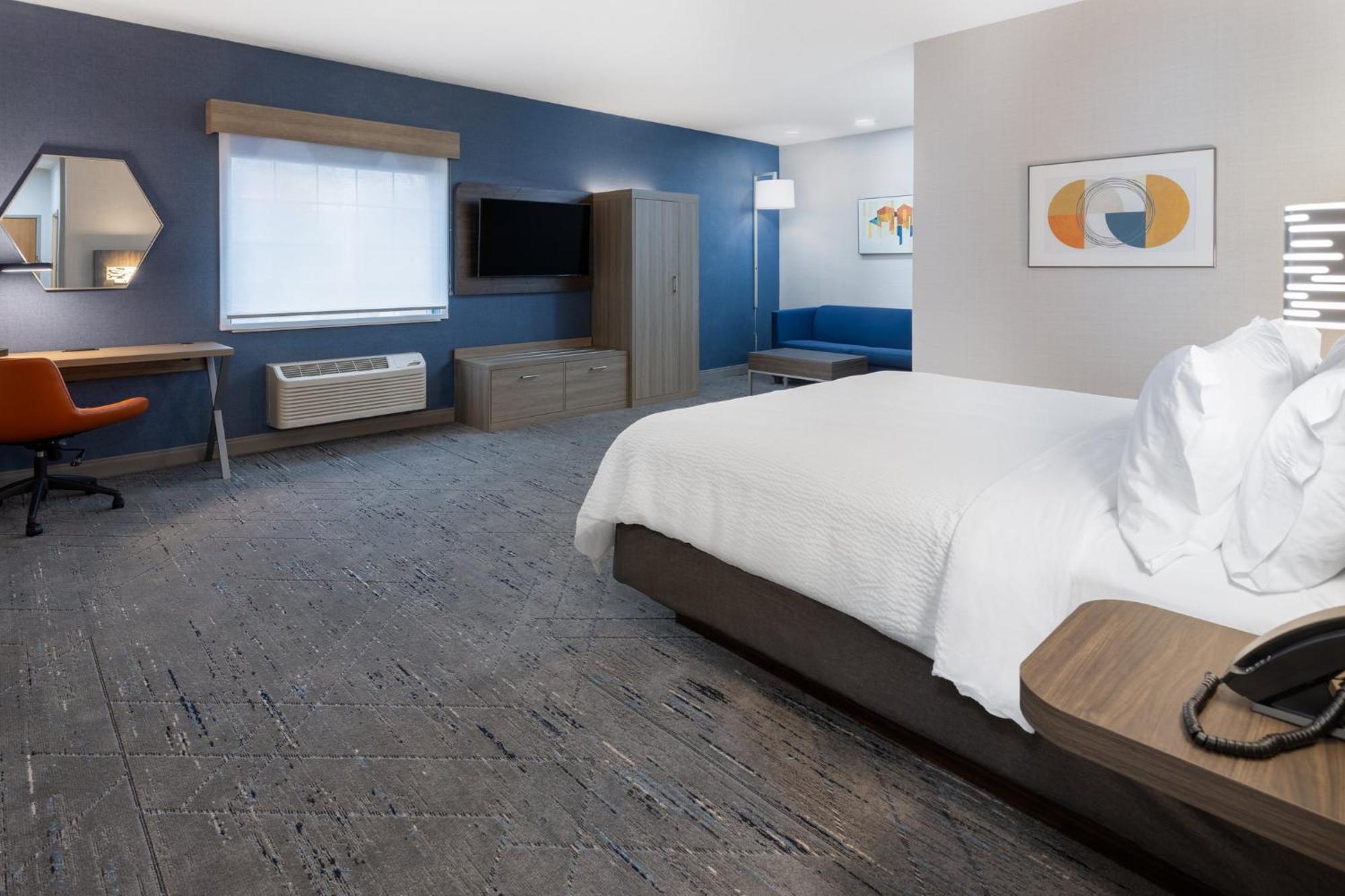 Holiday Inn Express Hotel & Suites Center Township By Ihg Monaca Exterior photo