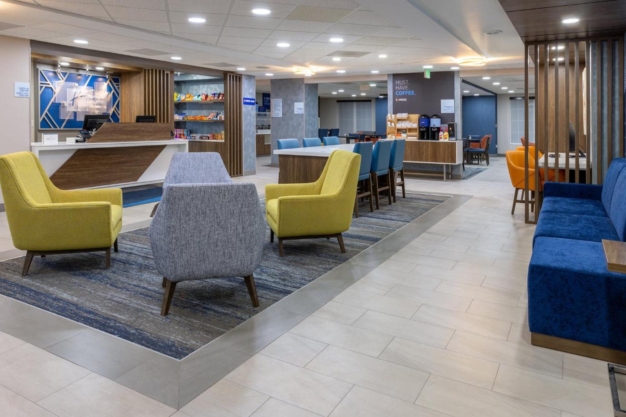 Holiday Inn Express Hotel & Suites Center Township By Ihg Monaca Exterior photo