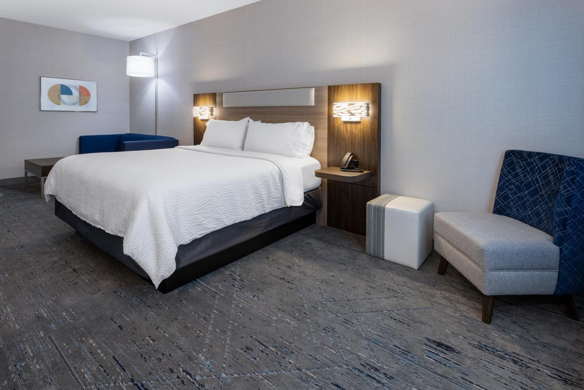 Holiday Inn Express Hotel & Suites Center Township By Ihg Monaca Exterior photo