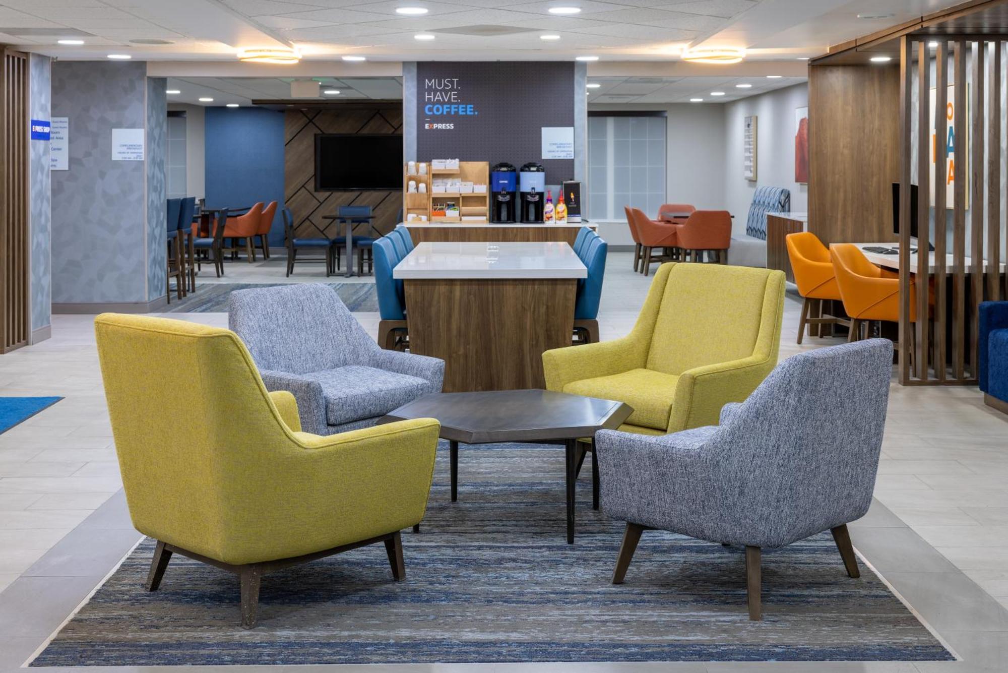 Holiday Inn Express Hotel & Suites Center Township By Ihg Monaca Exterior photo