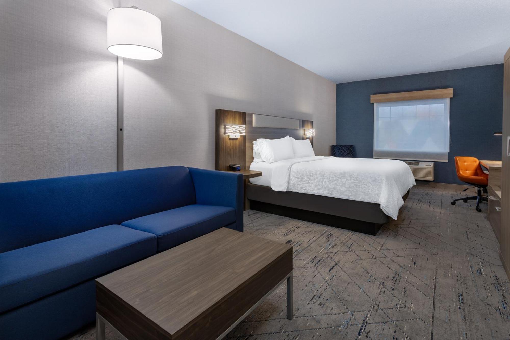 Holiday Inn Express Hotel & Suites Center Township By Ihg Monaca Exterior photo