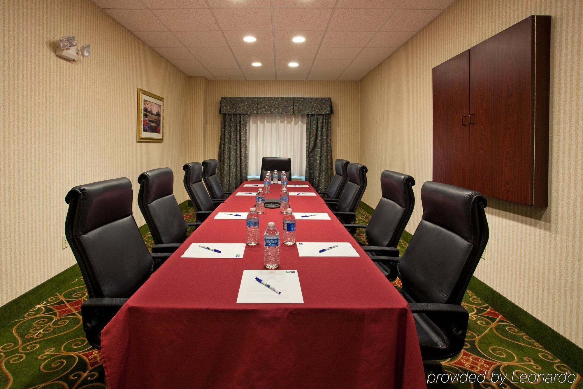 Holiday Inn Express Hotel & Suites Center Township By Ihg Monaca Exterior photo