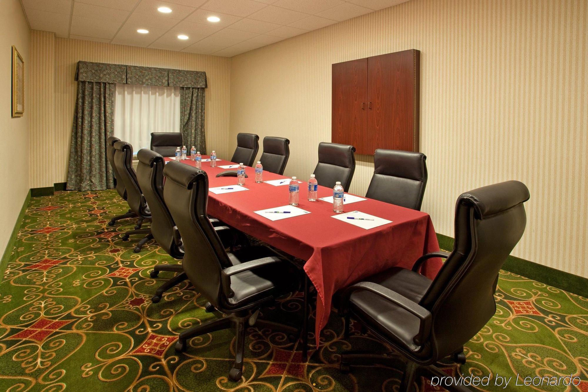 Holiday Inn Express Hotel & Suites Center Township By Ihg Monaca Exterior photo