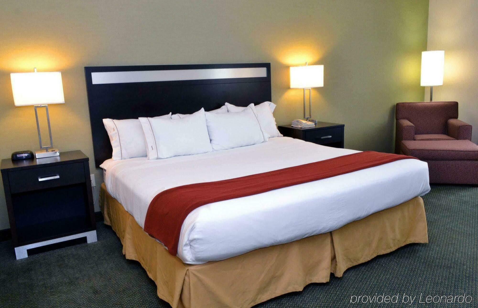 Holiday Inn Express Hotel & Suites Center Township By Ihg Monaca Exterior photo
